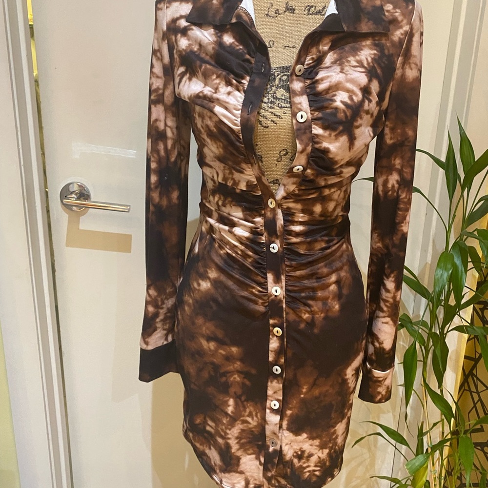 Button front ruched bodycon dress